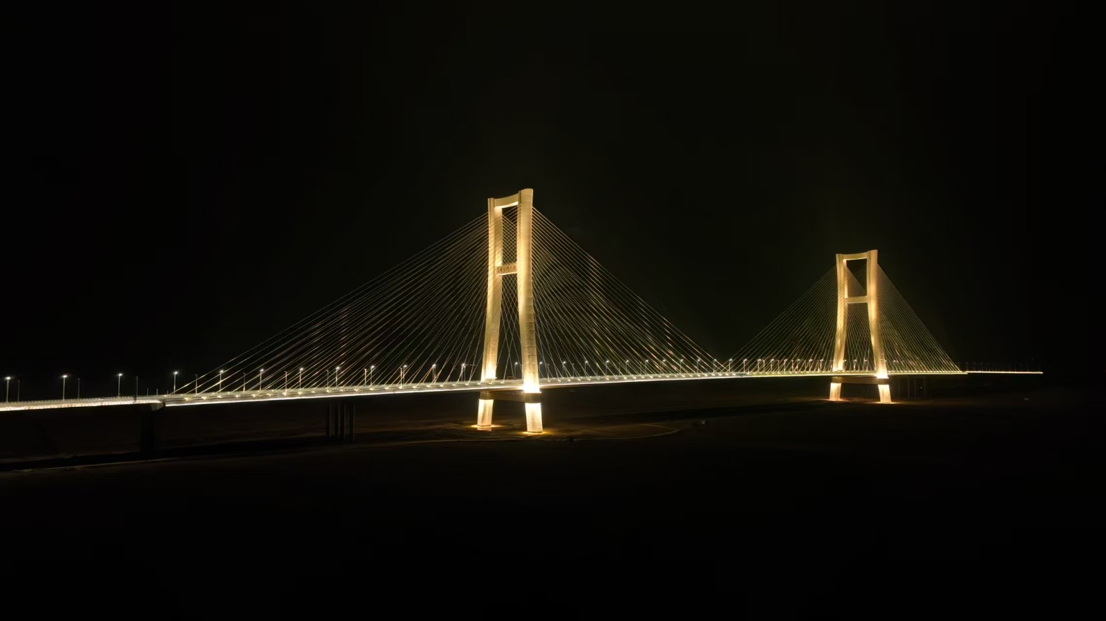 黄河之上再添新地标! 佛山照明助力黄河上最长公路桥梁通车